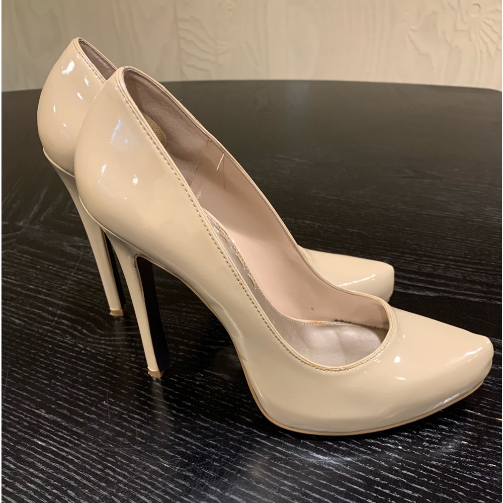 Gently used tan heels Rachel Roy 10 EUC